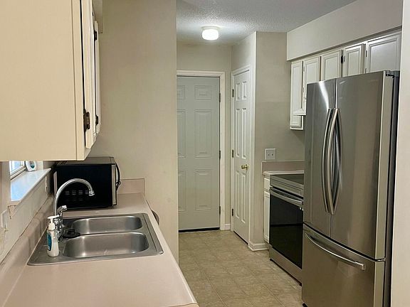 5th image of 59 Burlington Circle