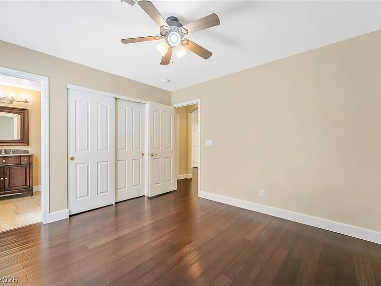 271 Pointe Ranier Ave — Photo 11