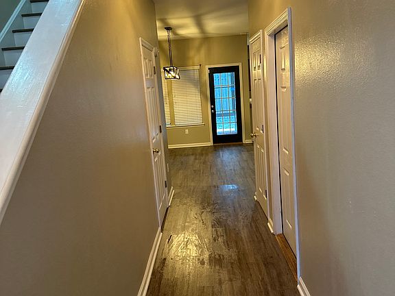 4th image of 22 Sir Lancelot Way