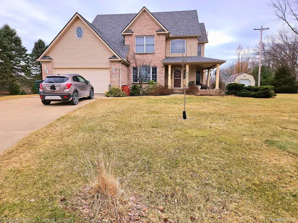 1323 Willow Creek Ln, Grass Lake, MI 49240