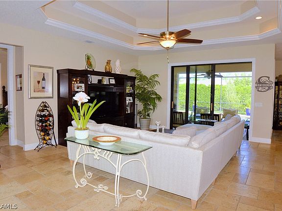 4th image of 2121 SW 39th Terrace Cpe