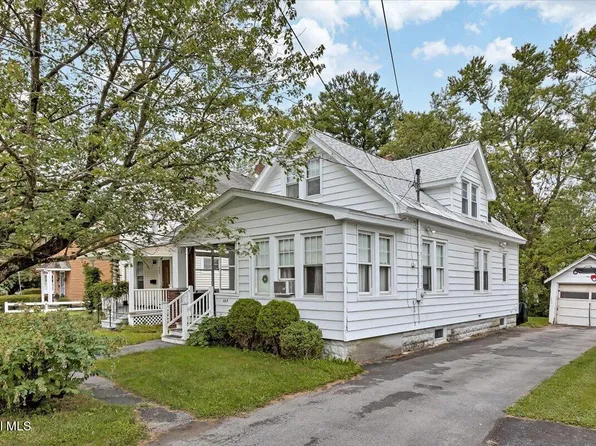 889 Oregon Avenue, Niskayuna, NY 12309