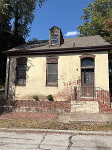 9 W E St, Belleville, IL, 62220