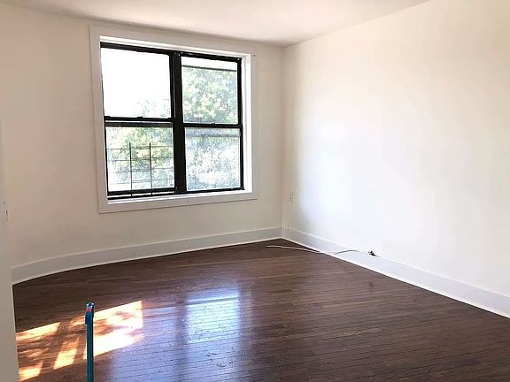 4th image of 399 Coney Island Ave #28