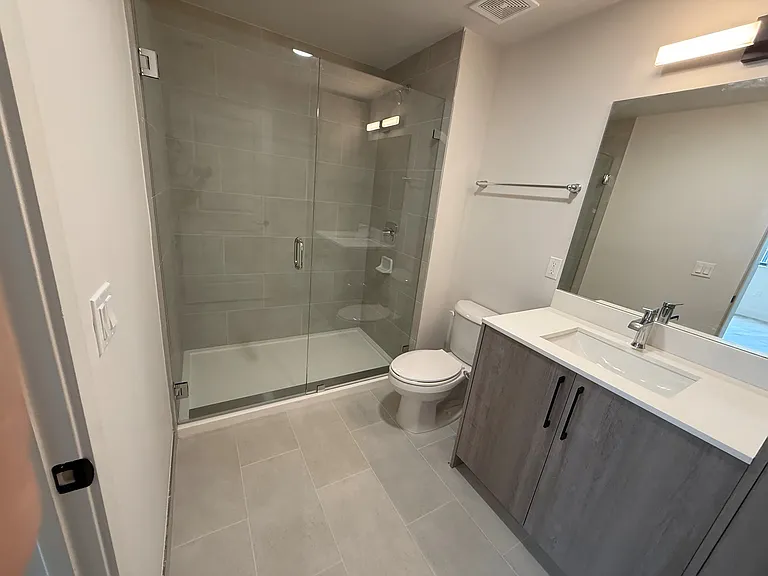 Bay Pointe Apartments — Photo 41