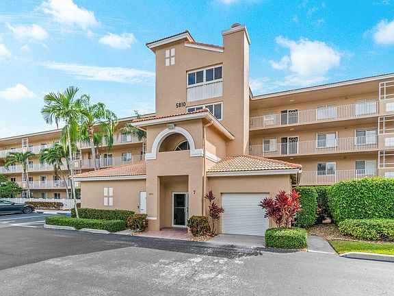 3rd image of 5810 Crystal Shores Drive #301