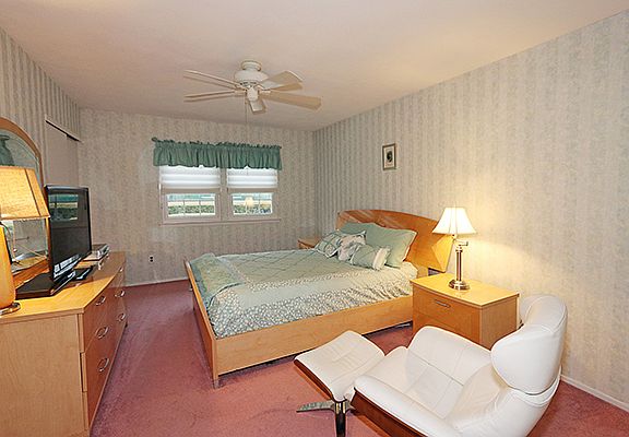 5th image of 89 Terrace Ln