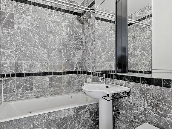4th image of 250 E 54th St APT 8C
