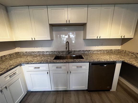 4th image of 1248 SE 7th St #104