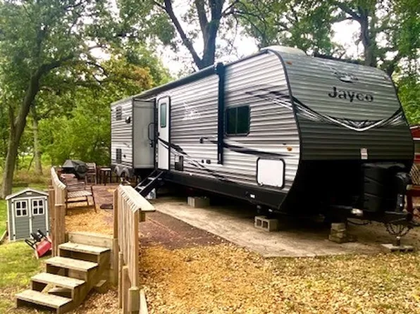 2/265 Woodhaven Dr E, Sublette, IL 61367