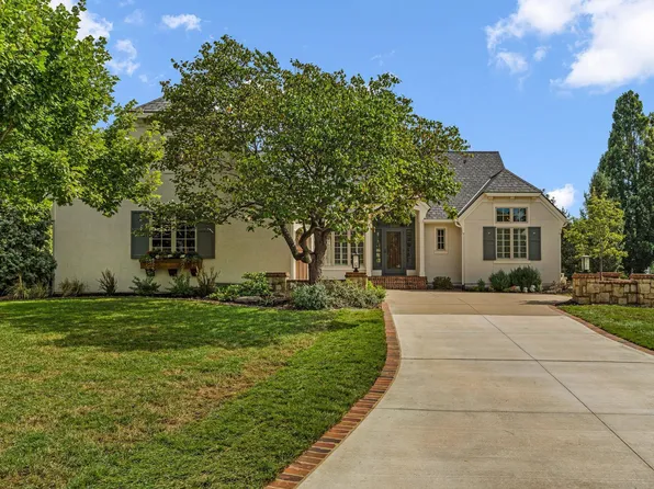 1020 SW Dartmoor Ln, Topeka, KS 66604