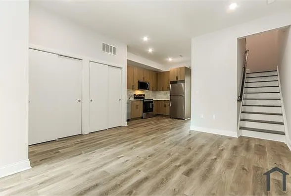 163 W Cumberland St #3 — Photo 4