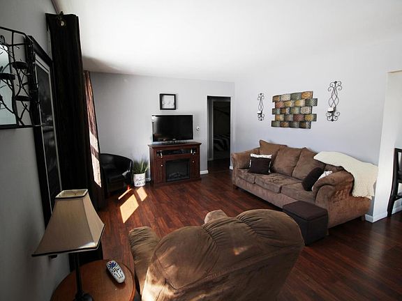 3rd image of 2301 Denver Ave