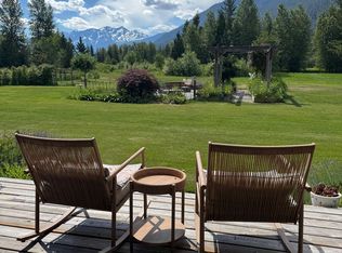 780 Green Rd, Bowen Island, BC V0N1G2