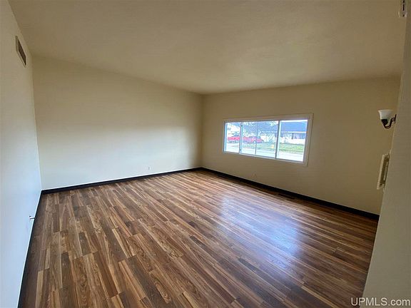 2nd image of 156/158 Albatross St