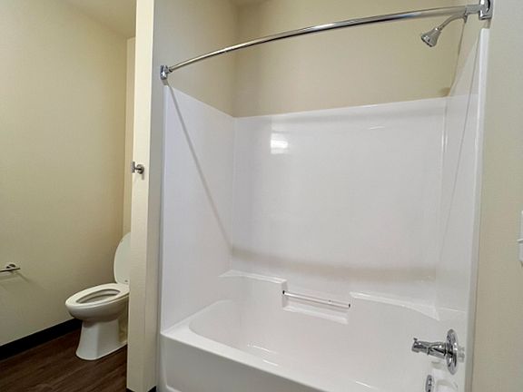 3rd image of 735 Meridian Dr #5