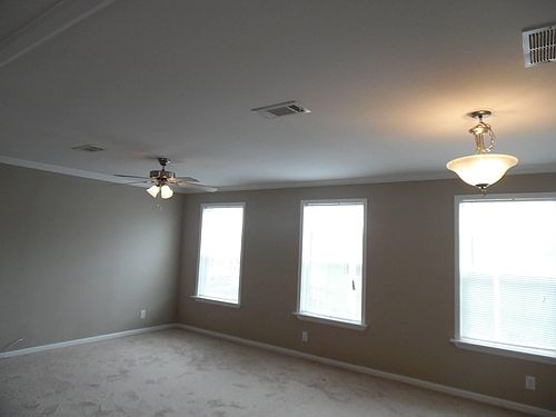 4th image of 15203 Savanah Ave
