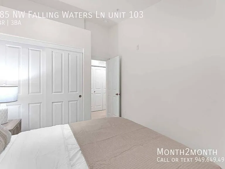 685 NW Falling Waters Ln #103 — Photo 24