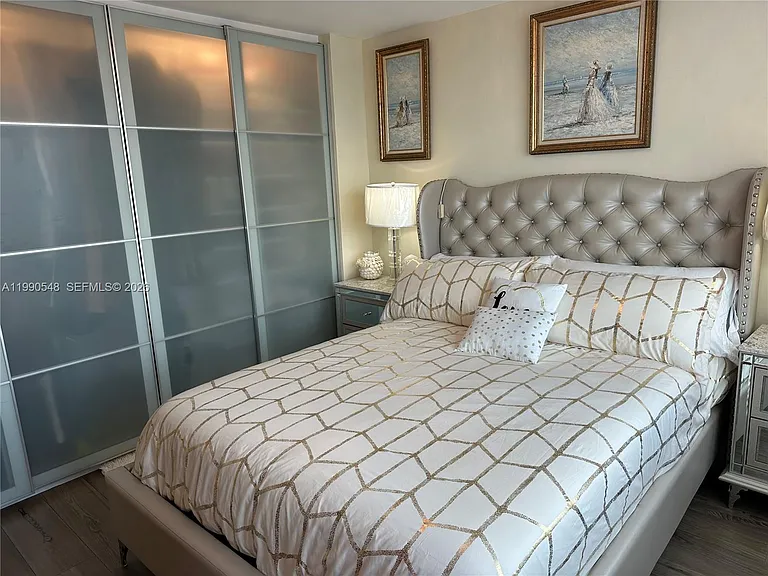 6039 Collins Ave #1431 — Photo 8