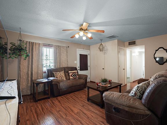 3rd image of 470 63rd St NW