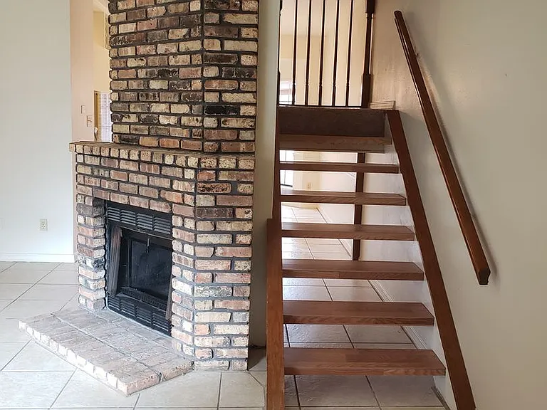 3360 Eastwood Dr — Photo 8