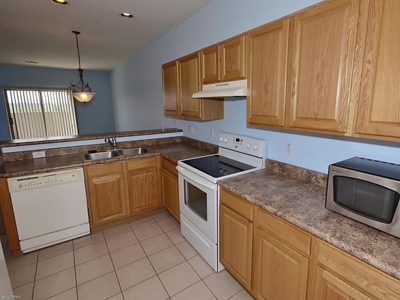 5th image of 3805 N Forest Park Dr