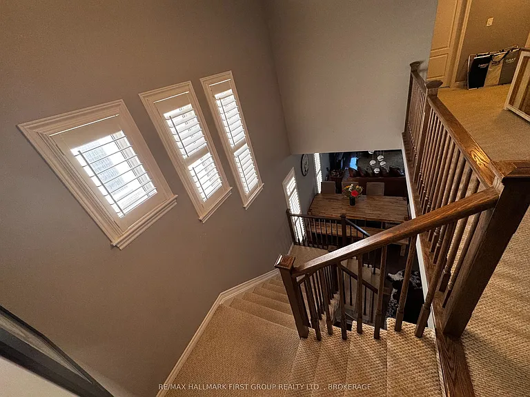 1098 Woodhaven Dr — Photo 7
