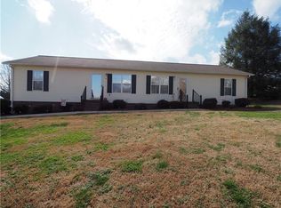 10 Reese Loop, Taylorsville, NC 28681