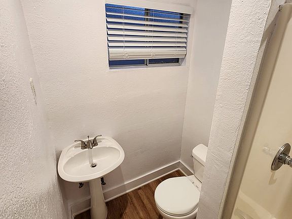 5th image of 1344 W 39th St #1352