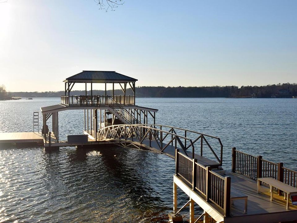 Image 1: Dock