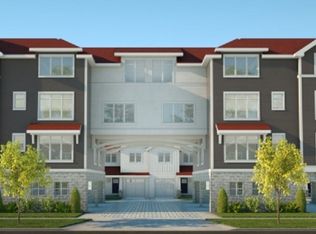 817 W 7th St #313, Traverse City, MI 49684