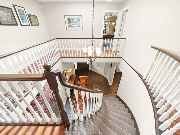 4th image of 10131 Hollywell Dr