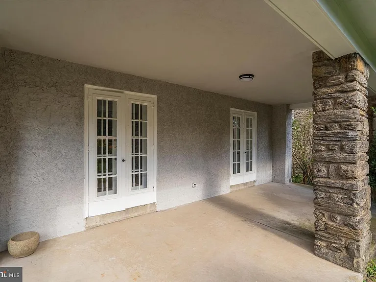 541 E Church Rd — Photo 38