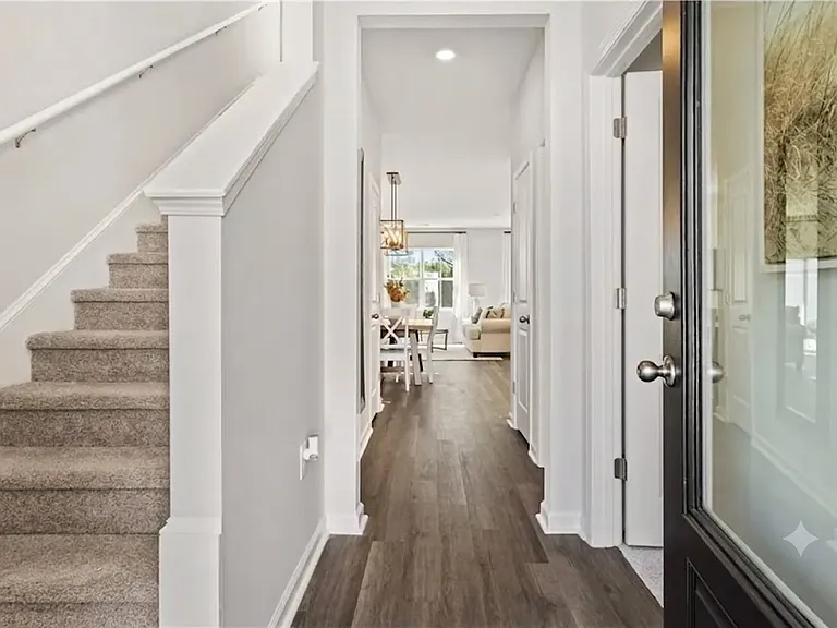 7 Whispering Oaks Cir — Photo 2