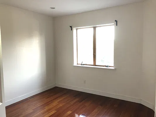 Sold by Momentum Real Estate LLC | media 2