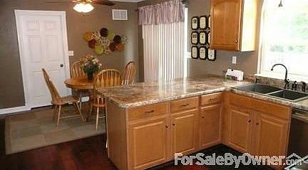 5th image of 820 Oakridge Dr