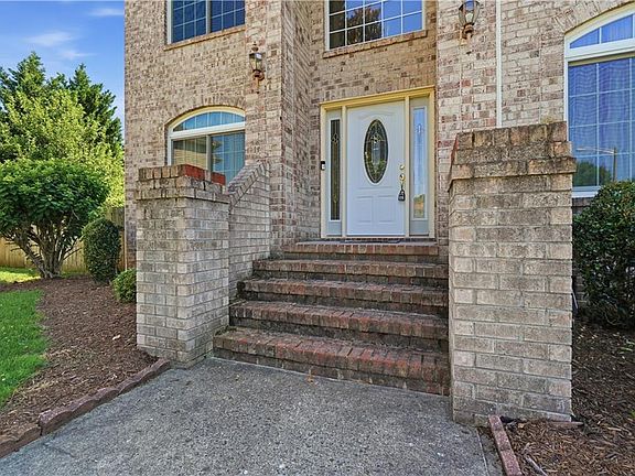 4th image of 807 Gresham Way
