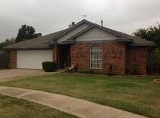 900 Merlin Cir, Norman, OK 73072