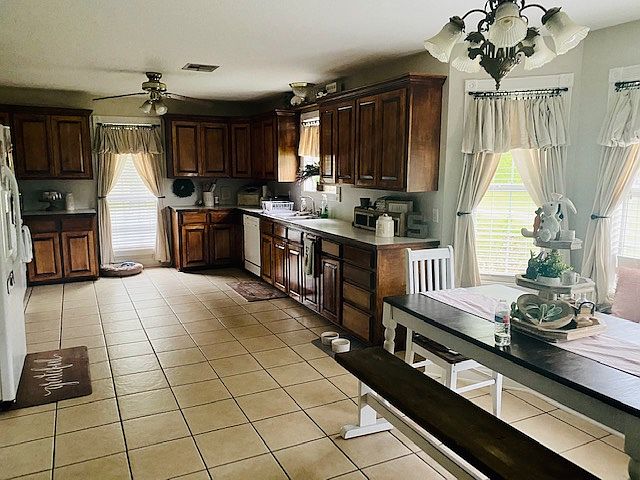 1st image of 2561 Bayou Cir