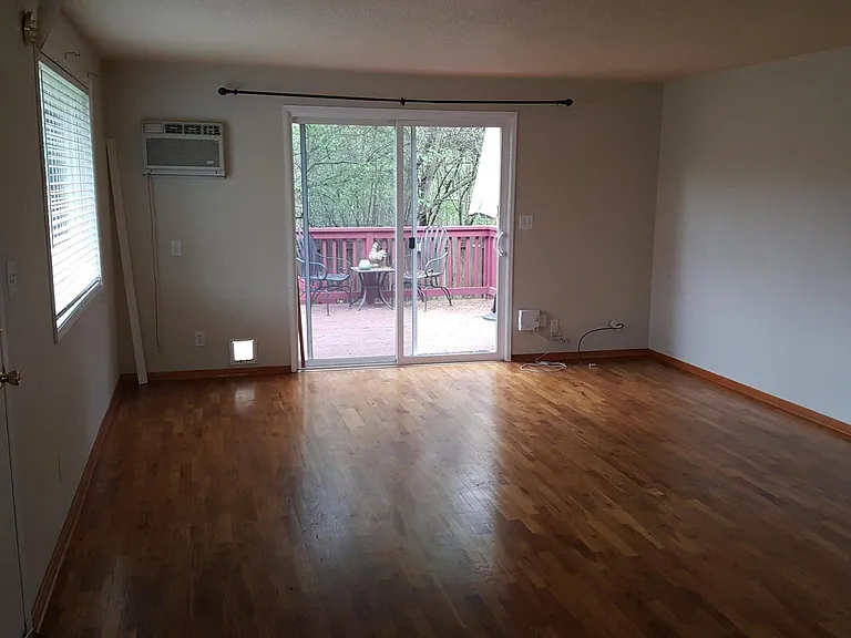 5588 SW Erickson Ave — Photo 2