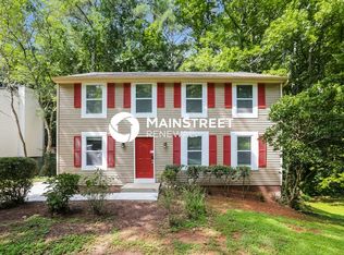 694 Stoneside Dr, Stone Mountain, GA 30083