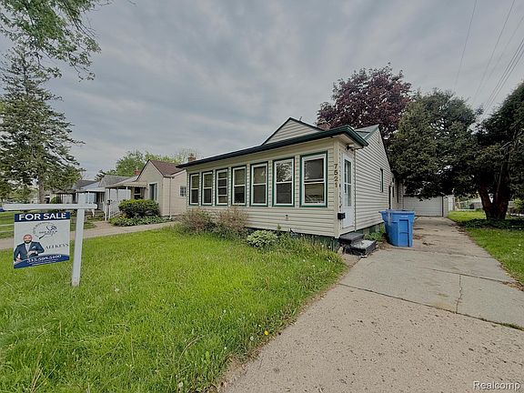 2nd image of 7521 N Silvery Ln