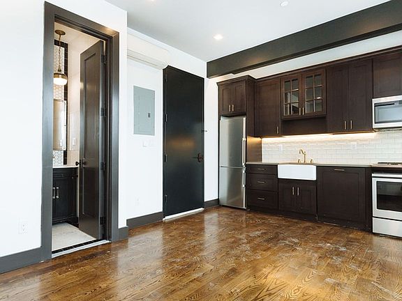 3rd image of 239 Hawthorne St #5B
