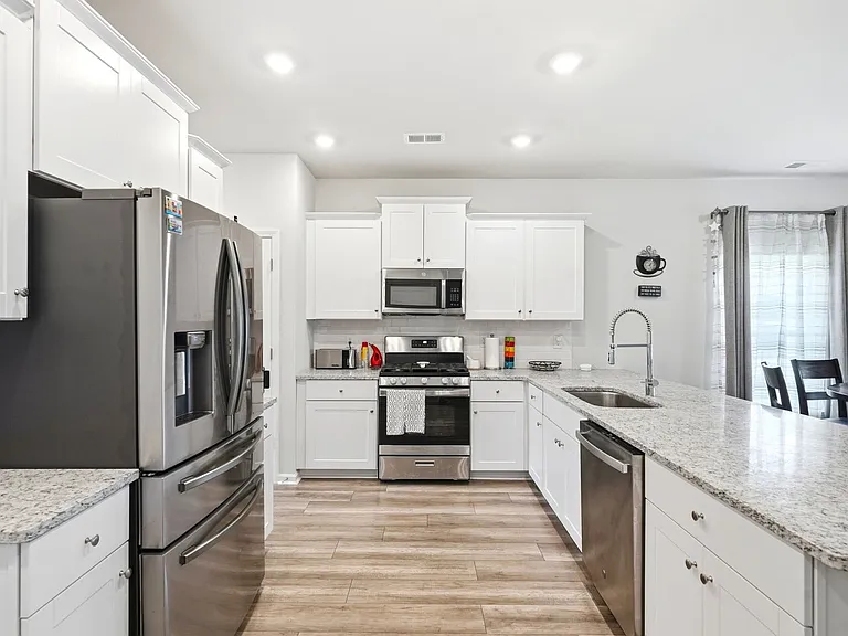 9165 Island Shore Ave — Photo 8