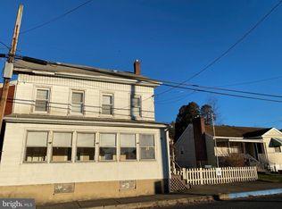 46 Washington St, Middleport, PA 17953