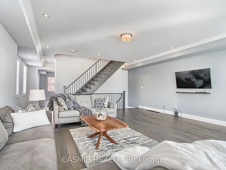 9873 Keele St — Photo 8