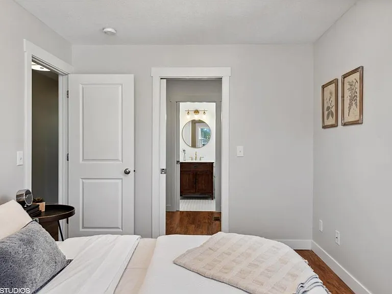 5827 Xerxes Ave S — Photo 45