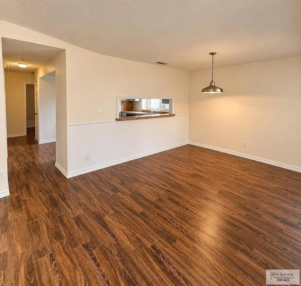 3 bed, 2.0 bath, 1235 sqft, $1,950 — Photo 3