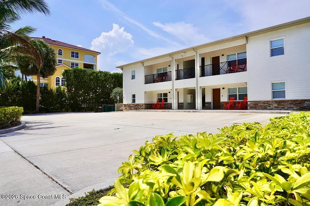 2 bed, 2.0 bath, 1000 sqft, $2,475 — Photo 1