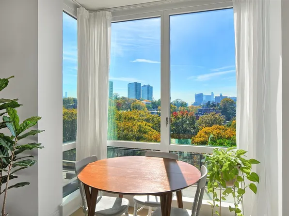 1000 Maxwell Lane image 1 of 23